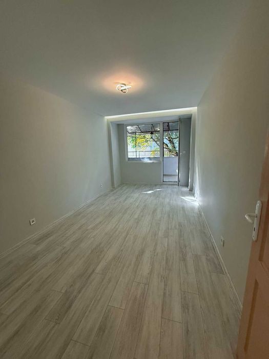 Продава се Двустаен апартамент в Пловдив, Христо Смирненски - 81 кв.м за 1963 €/кв.м - Снимка #1