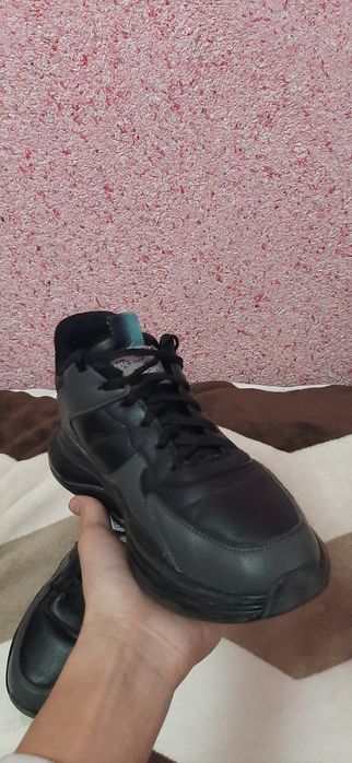 Erkaklar uchun qishki oyoq kiyim