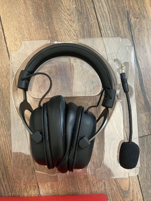 Геймърски слушалки Hyper X и клавиатура Aula