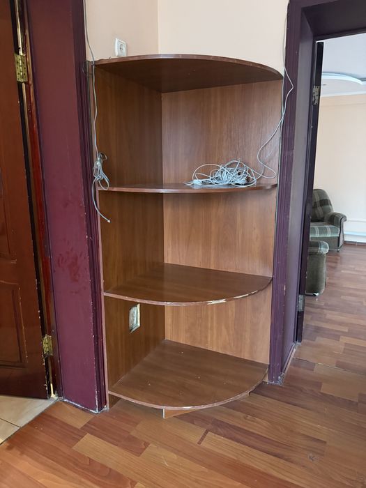 Продам угловой шкаф