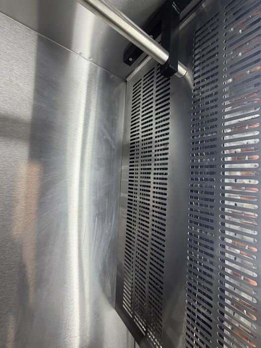 Хладилна витрина месарска