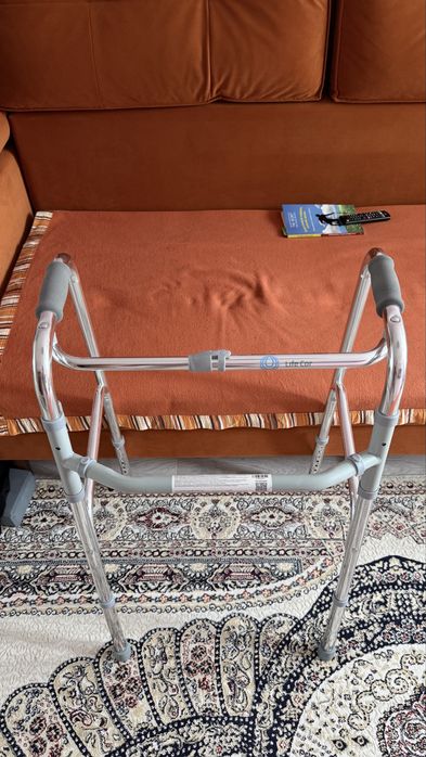 Продам ходунки складные,  без колес