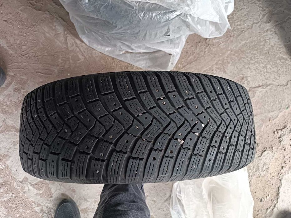 Зимние шины в хорошем состоянии