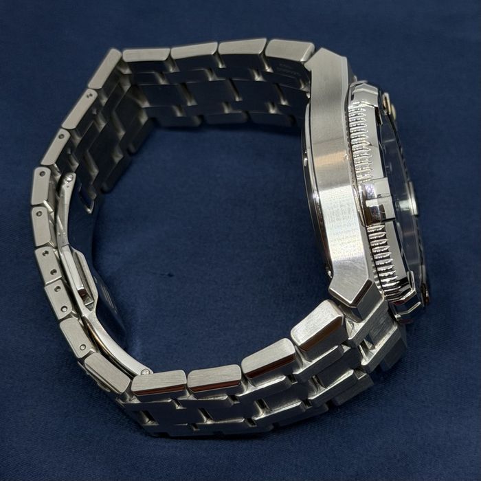 Мъжки часовник Maurice Lacroix Aikon Venturer черен