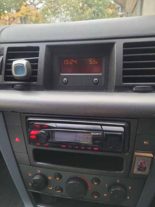 Опел Вктра С 2.0 DTI с десен волан