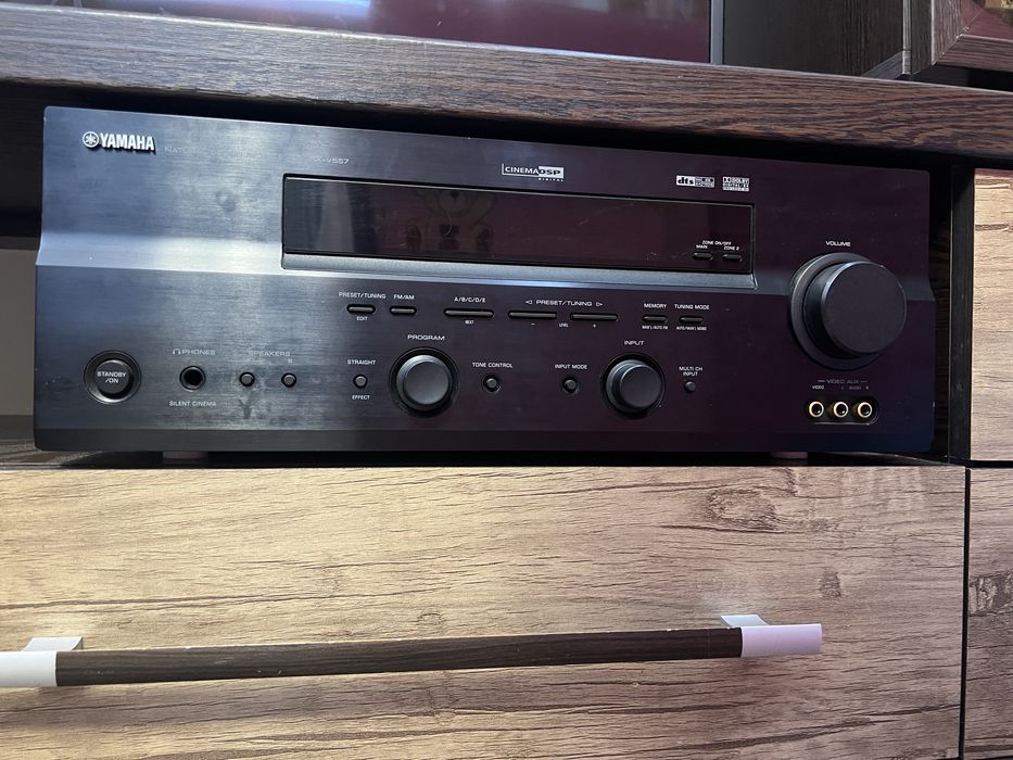 Напольные колонки Yamaha ns555 в комплекте с ресивером Yamaha rx v557