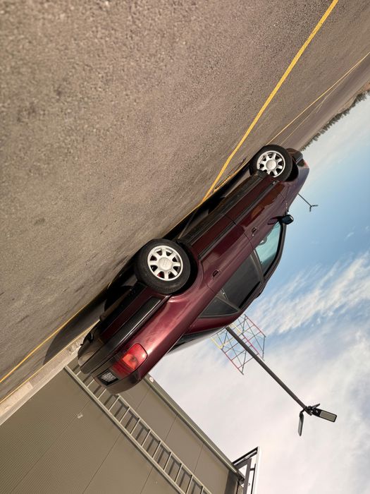 Продам машину отличную марке Audi