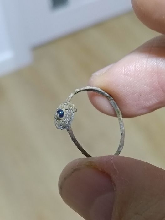 Inel vechi cu piatra naturala