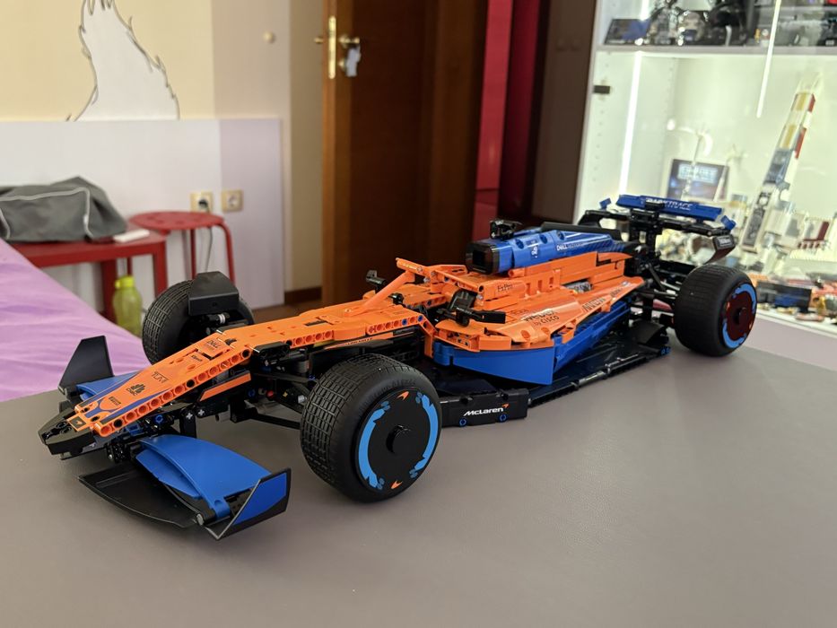 Продавам Lego Technic McLaren F1 42141