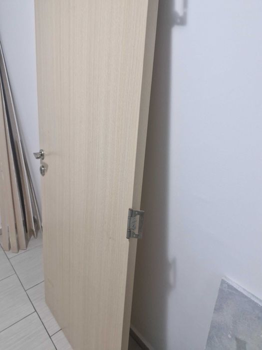 Продава се входна врата