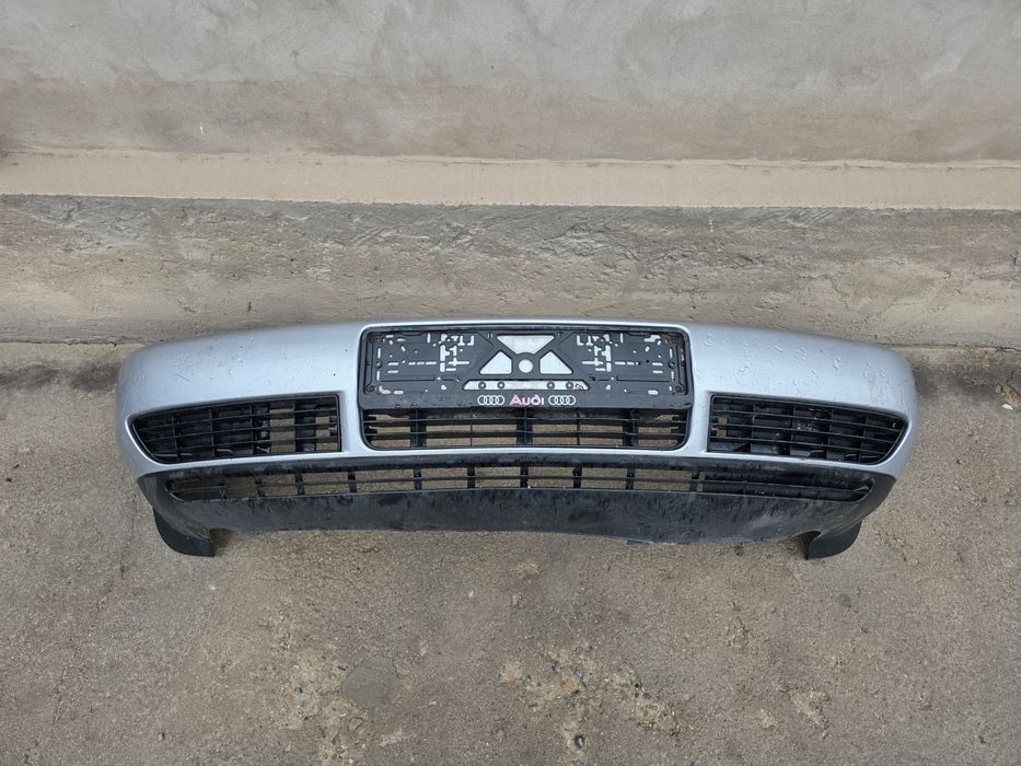 Передний бампер Ауди А6 С4 кузов.Оригинал.