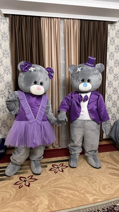 Аниматоры мишки и зайчик.