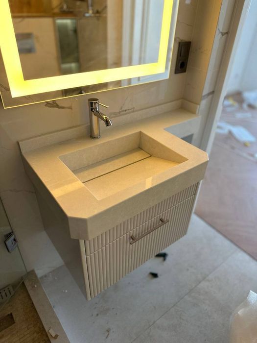 Кварц,акрил,мрамор,гранит,керамогранит