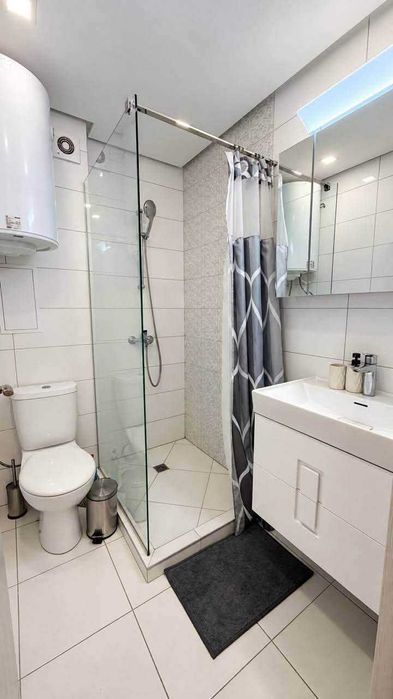 Дава се под наем Тристаен апартамент в Варна, Бриз - 145 кв.м за 1400 € - Снимка #7