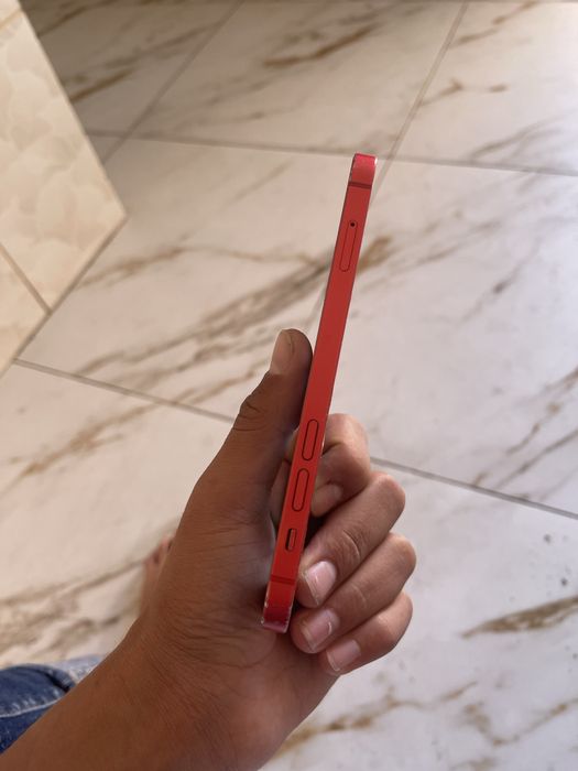 Vând iPhone 12 128 Gb 78 capacitatea