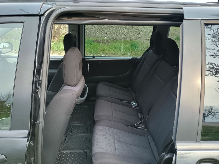 Продавам Мазда МПВ