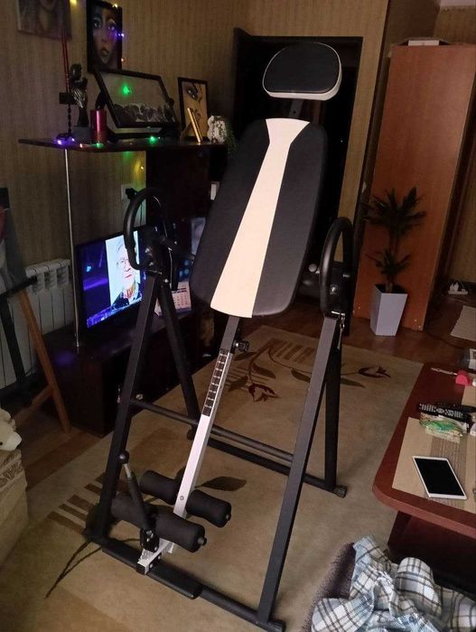 Продается тренажерный стол для спины, вытягивает и выпрямляет спину.