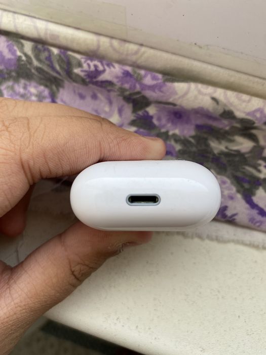 продам air pods. Б/У