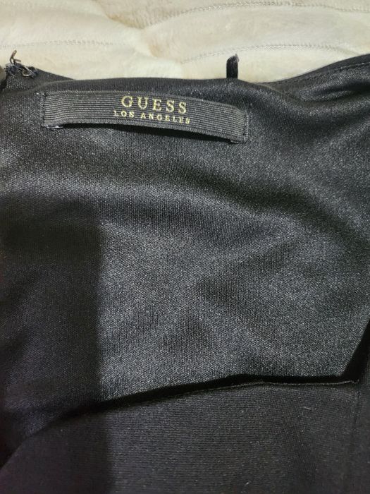 Guess оригинален топ