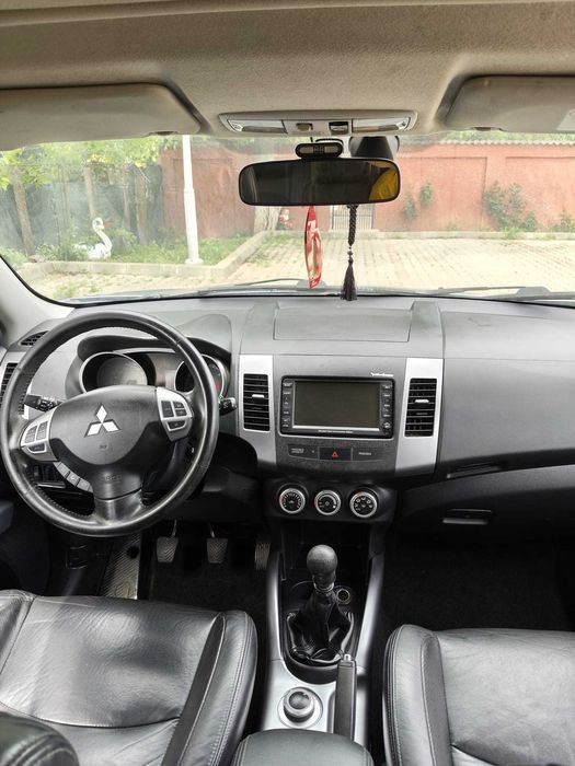Se vinde Mitsubishi Outlander 2008 2.2 motorina