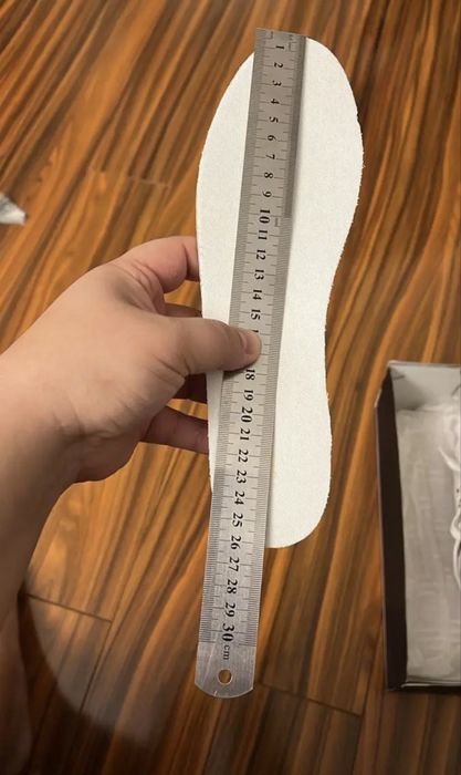 Эскадрильи новые Tommy Hilfiger