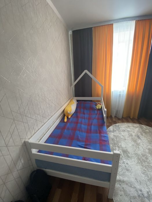 Продам детскую кровать с матрасом