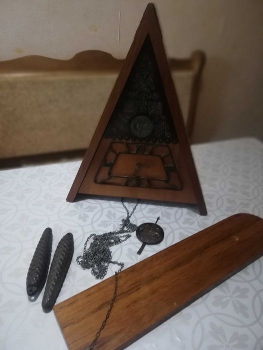 Настенные часы с кукушкой