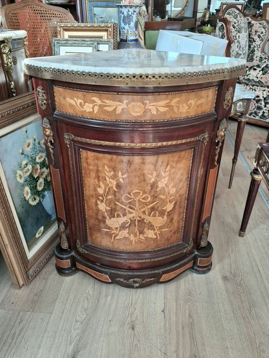 Ъглова     мебел