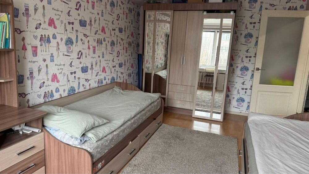 Продам комплект мебели для детской.