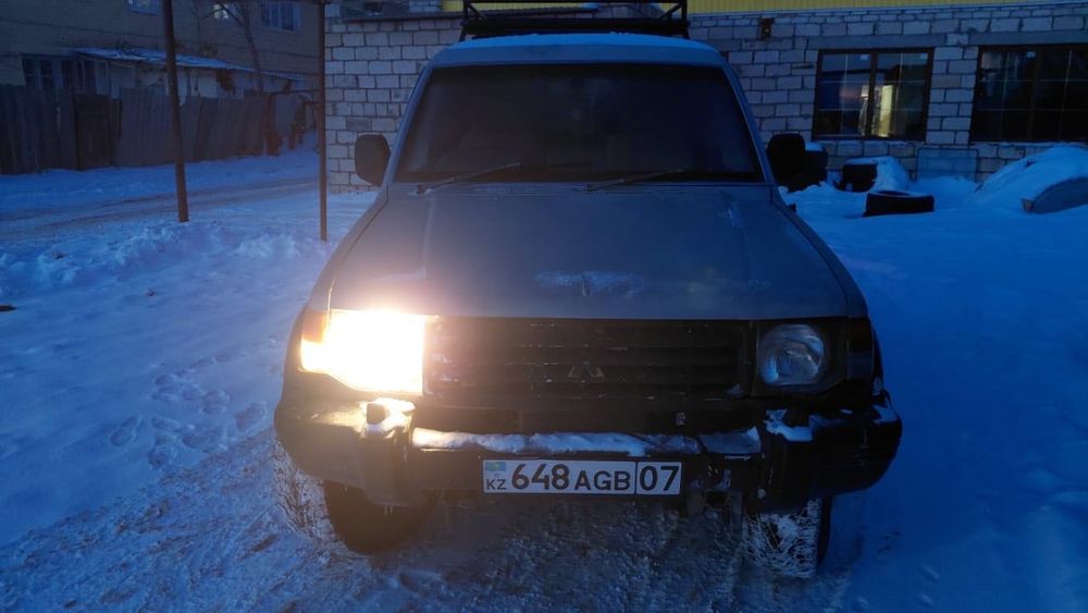 Mitsubishi Pajero 2.5