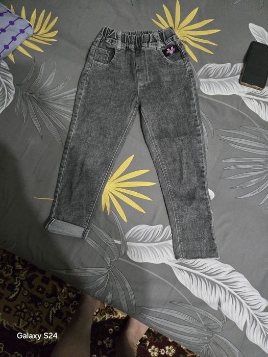 Джинсовые брюки на девочку.7,8,9 лет