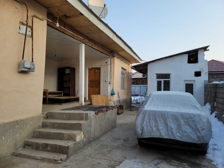 Продается дом с земельным участком в Яшнабадском районе!