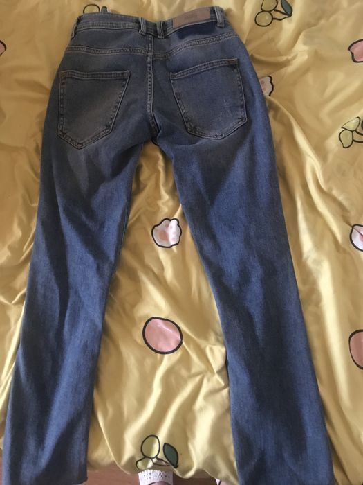 Blugi Bershka masura xs