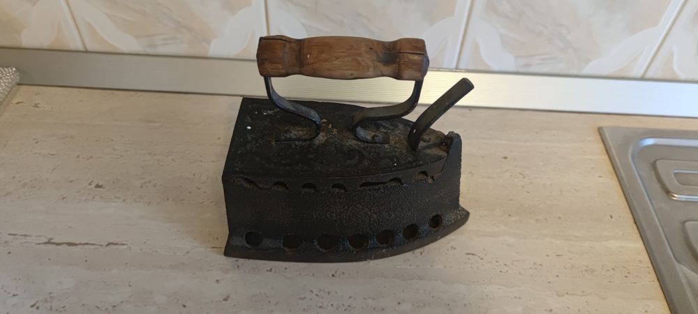 Fier de calcat carbuni vechi vintage colectie