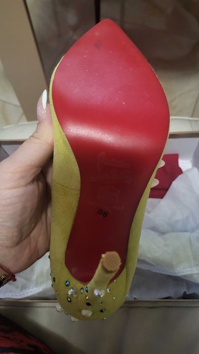 Обувки  Loubotin