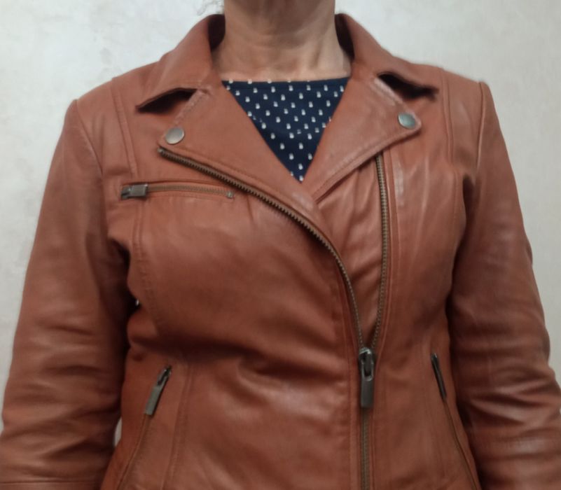 Дамско кожено яке