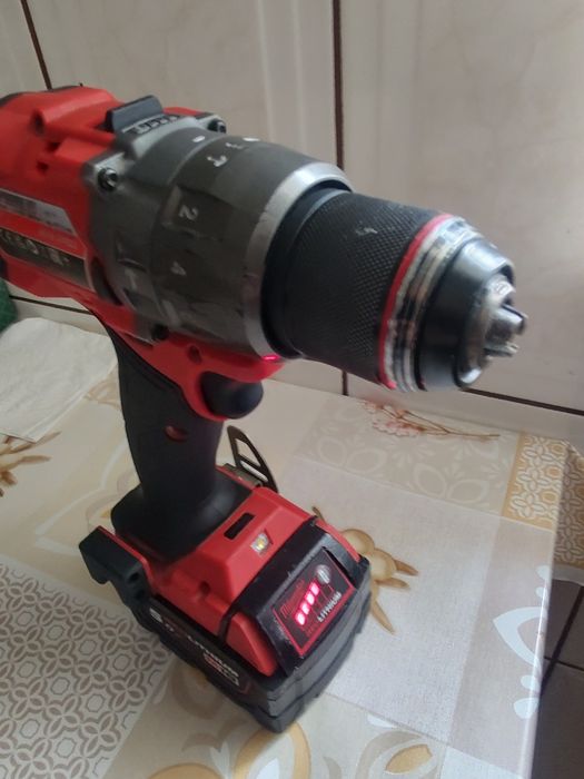 Vând milwaukee m18 fpd3