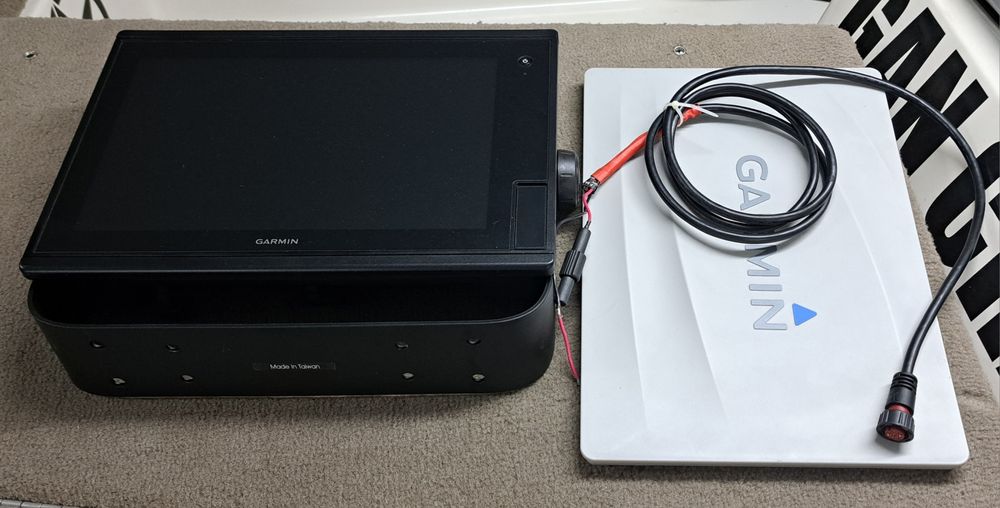 Vând sonar Garmin 1222xsv