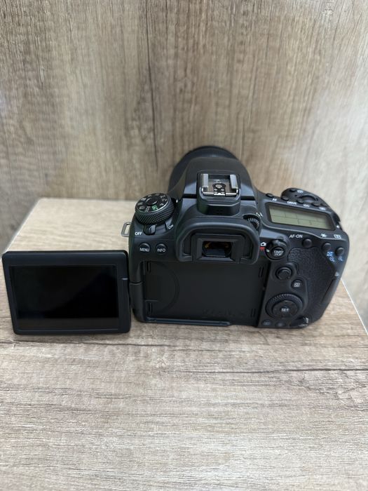 Canon 850D 18-135mm USM nano 4K