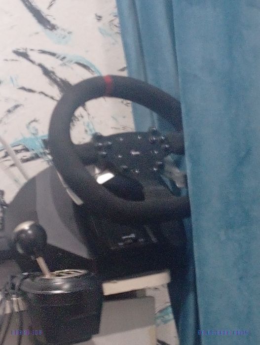 Игровой руль продам