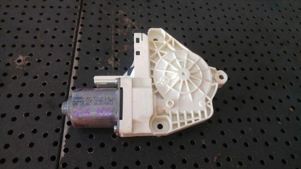 Motoras macara dreapta spate audi a6 c7 4g 8k0959812a