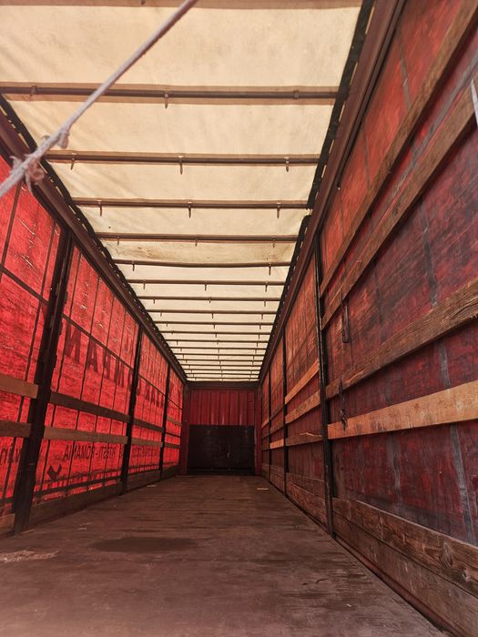 De vanzare semiremorca prelata si bascula