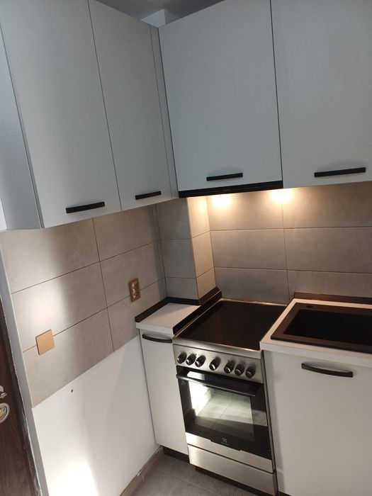 Vând aragaz Electrolux cu cuptor electric