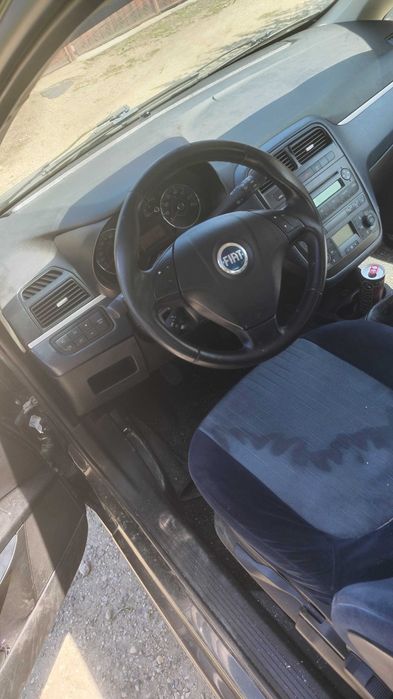 Vând fiat Grande punto 1.4 benzina turbo 120 de cp se vinde urgent