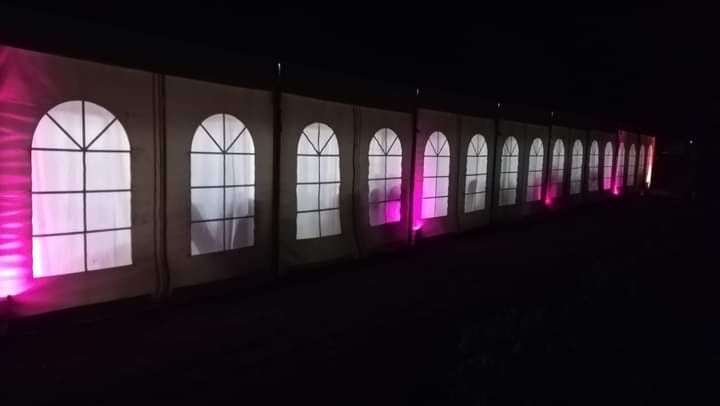 Vand cort complet utilat pentru evenimente