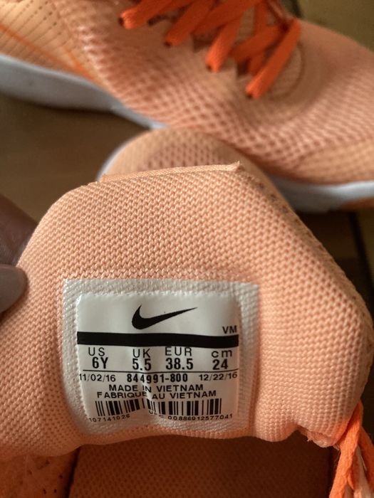 Маратонки NIKE ,номер 38,5