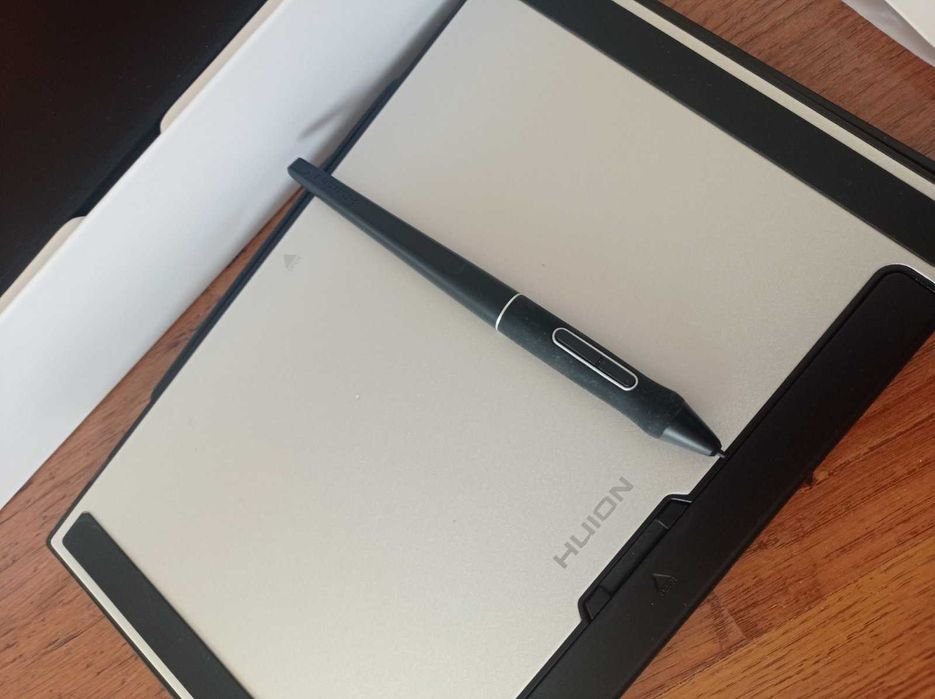 Huion Kamvas 12 - графичен таблет