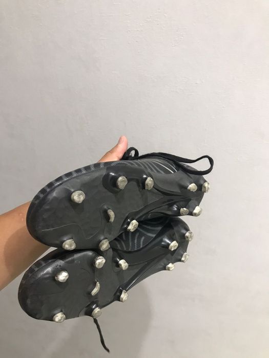 Продам новые бутсы для футбола