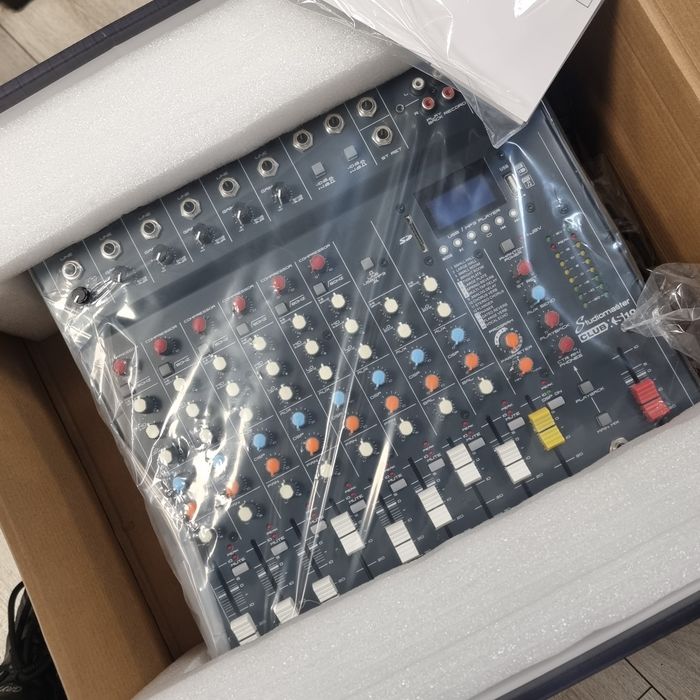 Amanet F28: Mixer analogic Studiomaster Club XS10 plus