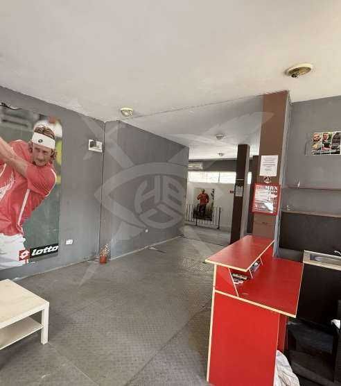 Продава се търговско помещение в Кючул Париж! 100333